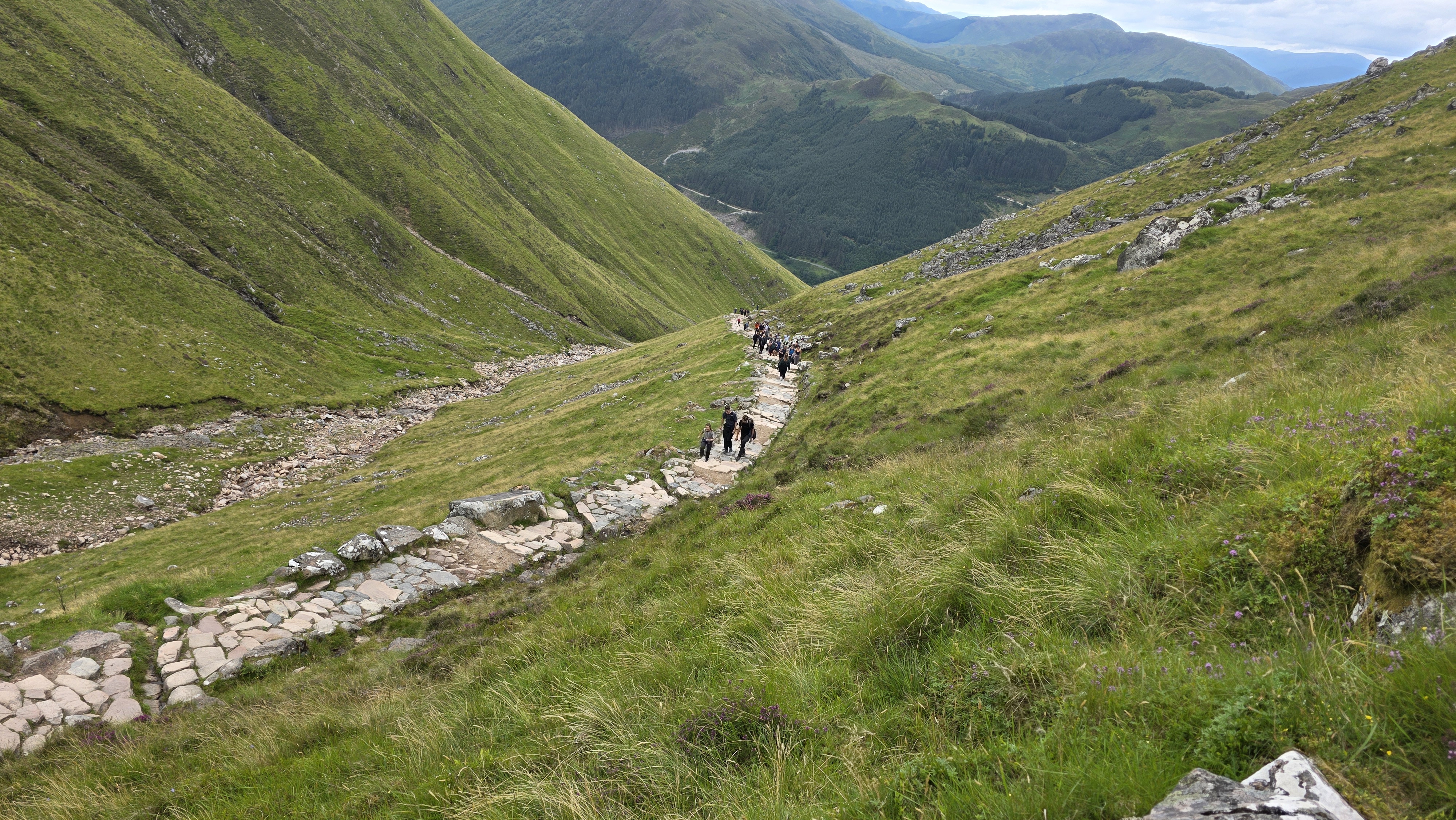 Long winding stretch with hikers below